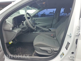 2025 Hyundai Elantra SEL Sport - miniatura 7