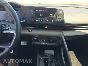 2025 Hyundai Elantra SEL Sport - miniatura 11