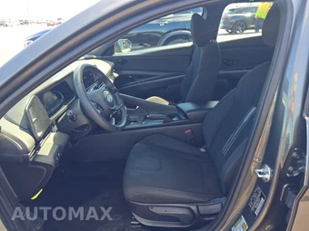 2025 Hyundai Elantra SEL Sport - miniatura 7