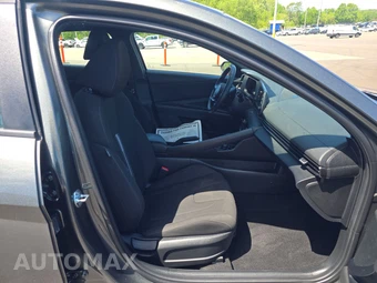 2025 Hyundai Elantra SEL Sport - miniatura 8