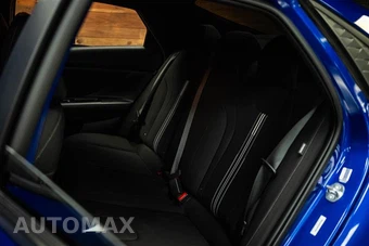 2025 Hyundai Elantra SEL Sport - miniatura 10