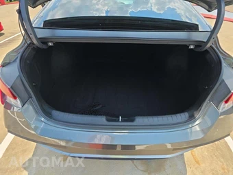 2025 Hyundai Elantra SEL Sport - miniatura 11