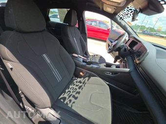 2025 Hyundai Elantra SEL Sport - miniatura 15