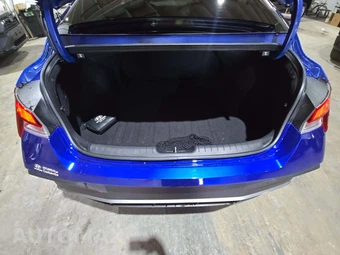 2025 Hyundai Elantra SEL Sport - miniatura 14