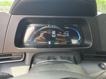 2025 Hyundai Elantra SEL Sport - miniatura 12