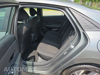 2025 Hyundai Elantra SEL Sport - miniatura 13