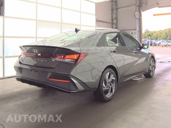 2025 Hyundai Elantra SEL Sport - miniatura 4