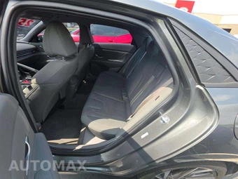 2025 Hyundai Elantra SEL Sport - miniatura 13