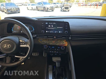 2025 Hyundai Elantra SEL Sport - miniatura 11