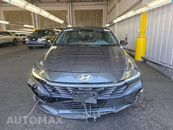 2025 Hyundai Elantra SEL Sport - miniatura 2