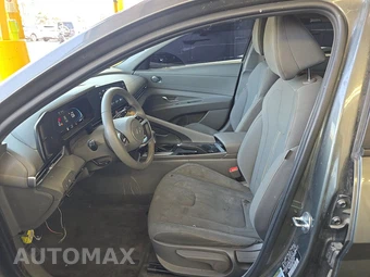 2025 Hyundai Elantra SEL Sport - miniatura 7