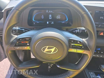 2025 Hyundai Elantra SEL Sport - miniatura 11