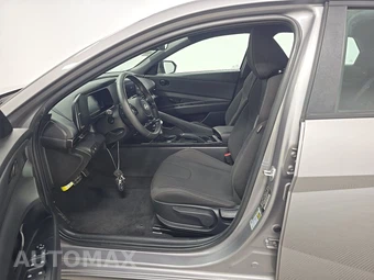 2025 Hyundai Elantra SEL Sport - miniatura 7