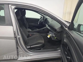 2025 Hyundai Elantra SEL Sport - miniatura 8