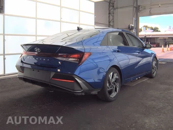 2025 Hyundai Elantra SEL Sport - miniatura 4