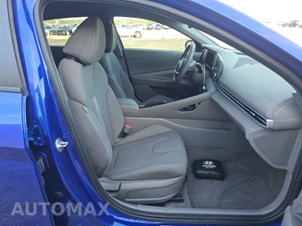 2025 Hyundai Elantra SEL Sport - miniatura 8