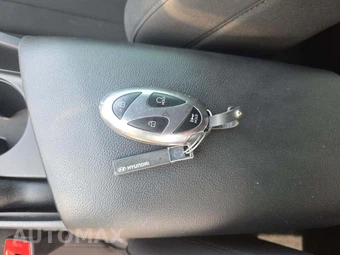 2025 Hyundai Elantra SEL Sport - miniatura 5