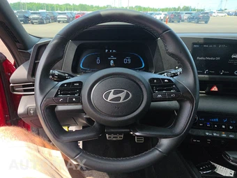 2025 Hyundai Elantra SEL Sport - miniatura 10