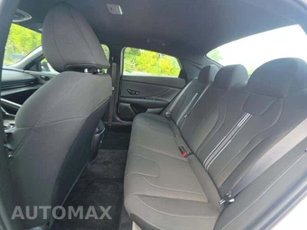 2025 Hyundai Elantra SEL Sport - miniatura 10