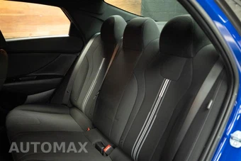 2025 Hyundai Elantra SEL Sport - miniatura 11