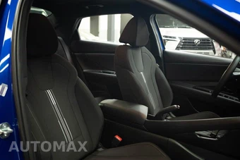 2025 Hyundai Elantra SEL Sport - miniatura 14