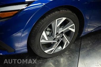 2025 Hyundai Elantra SEL Sport - miniatura 4