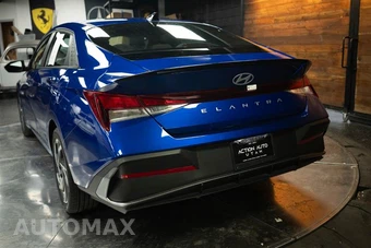 2025 Hyundai Elantra SEL Sport - miniatura 6