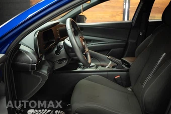 2025 Hyundai Elantra SEL Sport - miniatura 8