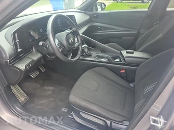 2025 Hyundai Elantra SEL Sport - miniatura 13