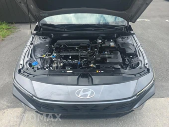 2025 Hyundai Elantra SEL Sport - miniatura 18
