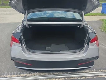 2025 Hyundai Elantra SEL Sport - miniatura 19