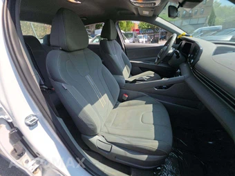 2025 Hyundai Elantra SEL Sport - miniatura 15