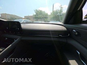2025 Hyundai Elantra SEL Sport - miniatura 16