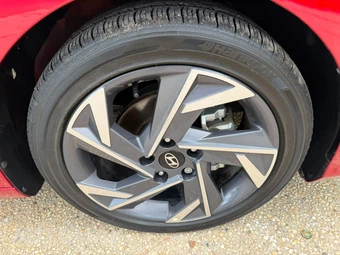 2025 Hyundai Elantra SEL Sport - miniatura 23