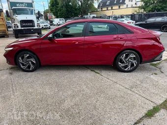 2025 Hyundai Elantra SEL Sport - miniatura 3