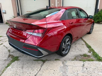 2025 Hyundai Elantra SEL Sport - miniatura 6