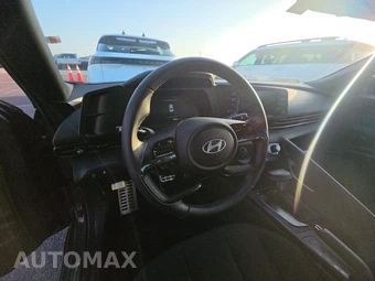 2025 Hyundai Elantra SEL Sport - miniatura 10