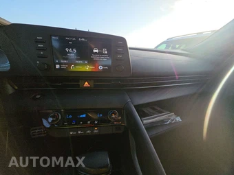 2025 Hyundai Elantra SEL Sport - miniatura 11