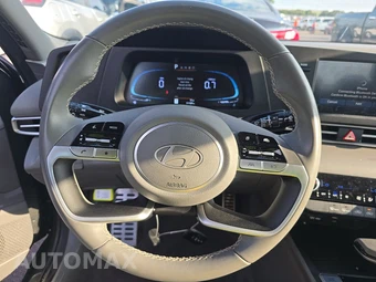 2025 Hyundai Elantra SEL Sport - miniatura 10