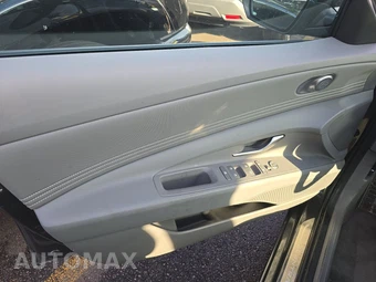 2025 Hyundai Elantra SEL Sport - miniatura 9
