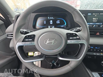 2025 Hyundai Elantra SEL Sport - miniatura 10