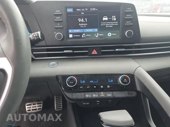 2025 Hyundai Elantra SEL Sport - miniatura 11