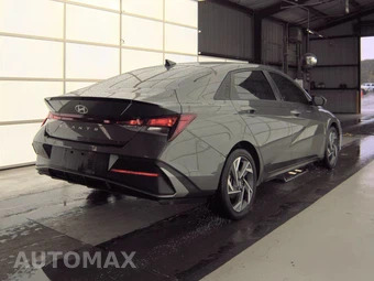 2025 Hyundai Elantra SEL Sport - miniatura 4