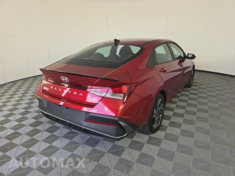 2025 Hyundai Elantra SEL Sport - miniatura 4