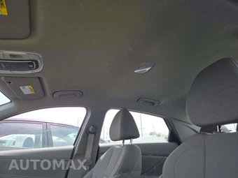 2025 Hyundai Elantra SEL Sport - miniatura 11