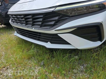 2025 Hyundai Elantra SEL Sport - miniatura 24