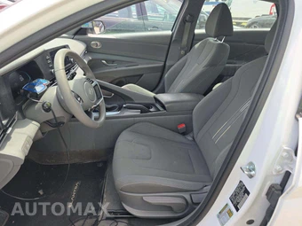 2025 Hyundai Elantra SEL Sport - miniatura 6