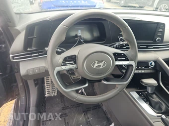 2025 Hyundai Elantra SEL Sport - miniatura 10