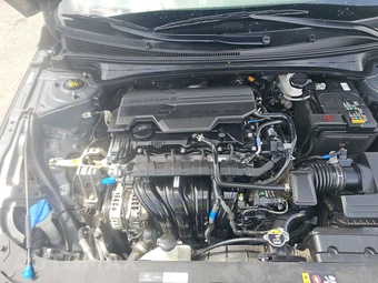 2025 Hyundai Elantra SEL Sport - miniatura 15