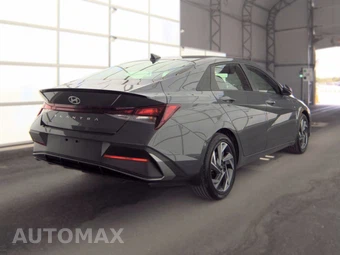 2025 Hyundai Elantra SEL Sport - miniatura 4